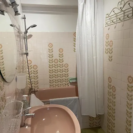 A Arcachon, Proche Plages Et Commerces, Avec Terrasse Et Parking Prive - Fr-1-474-141 Apartment *